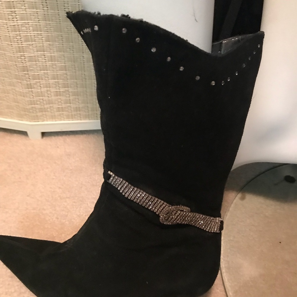 Boots - Picture 4 of 4